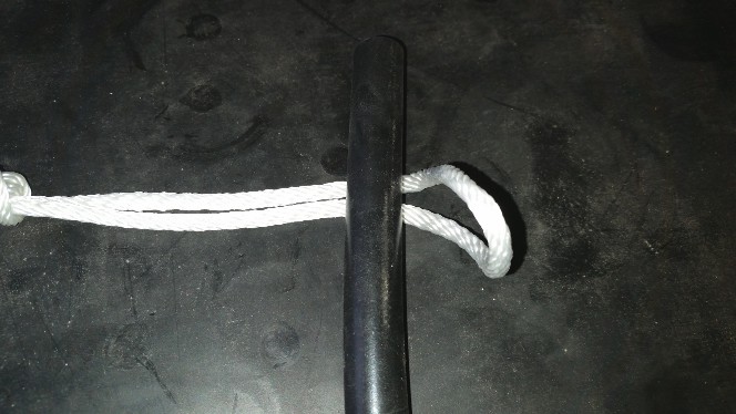Rope loop, place under hose